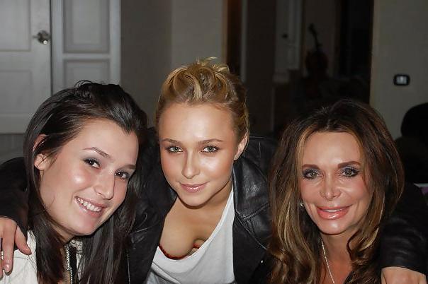 17P Celebrity Boobs