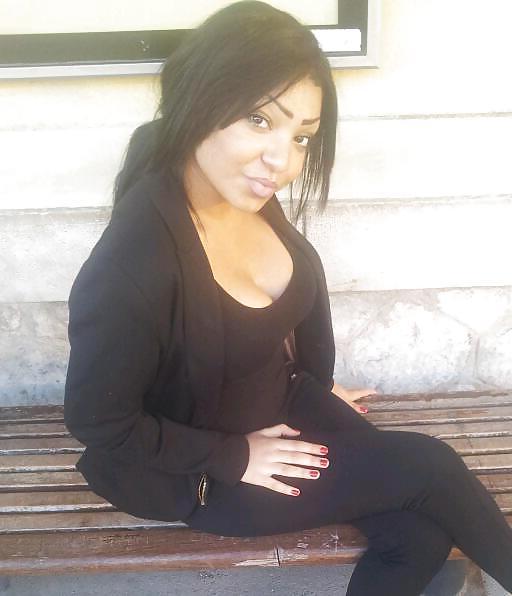 10P Yamina beurette du 94