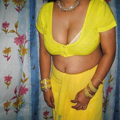 12P Indian Aunties Hot Juicy Boobs
