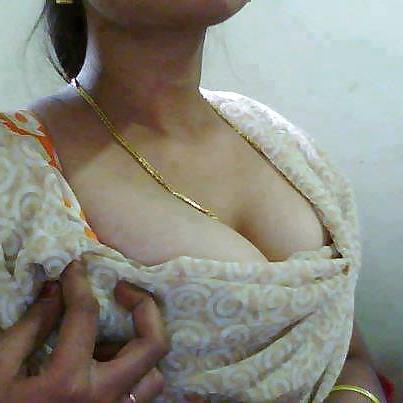 12P Indian Aunties Hot Juicy Boobs
