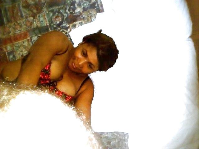 10P Chubby ebony wife