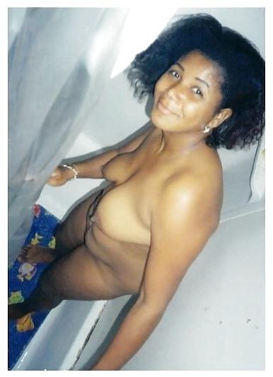 10P Chubby ebony wife