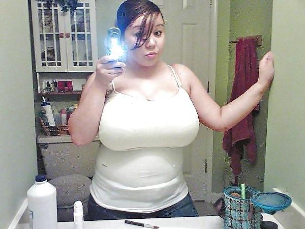 15P Grosse busen sexy verpackt. Big boobs dressed sexy