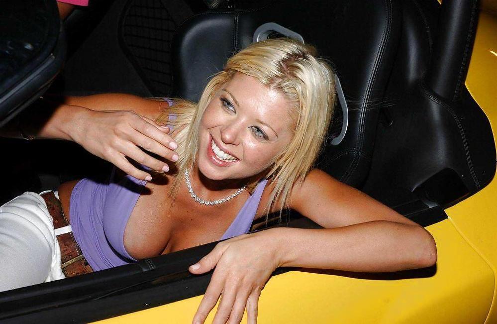 25P Downblouse Nipple Slips & Boobs