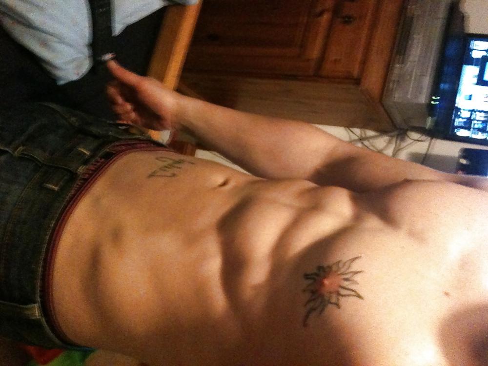 25P All the muscle selfies on my phone
