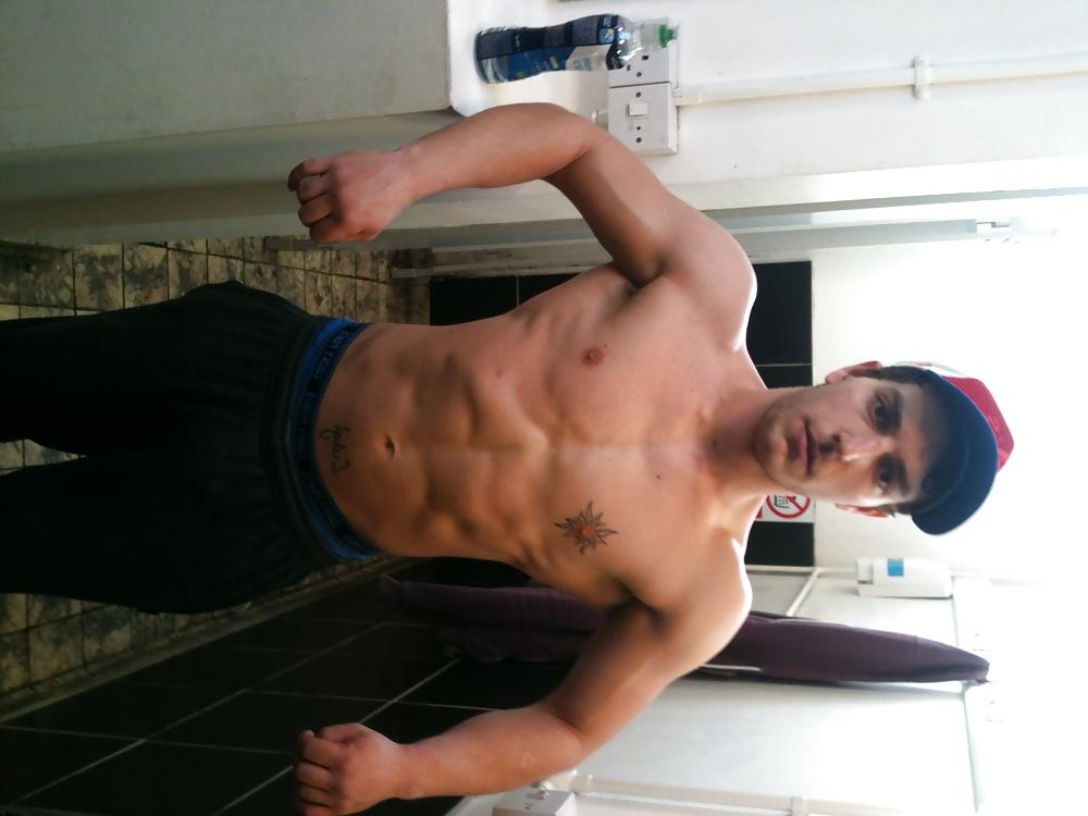 25P All the muscle selfies on my phone
