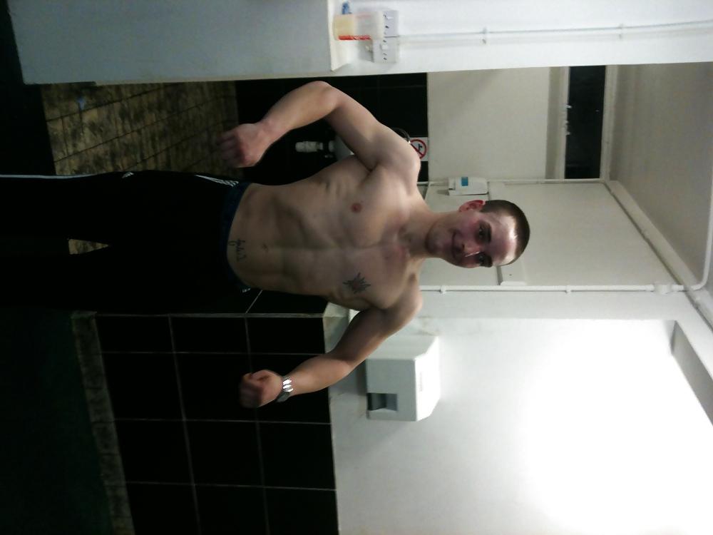 25P All the muscle selfies on my phone