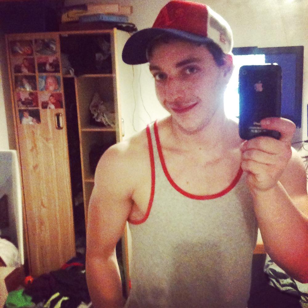 25P All the muscle selfies on my phone
