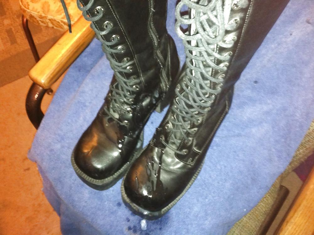 5P Cum On Boots