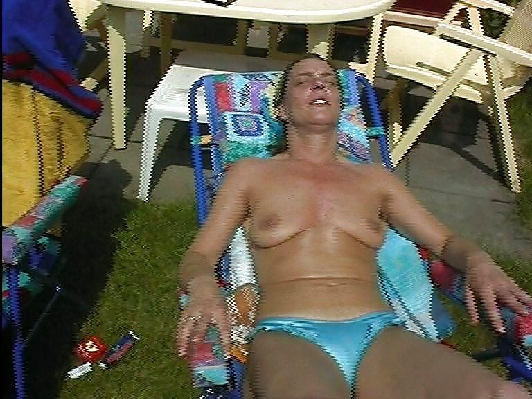 21P Hot in the garden