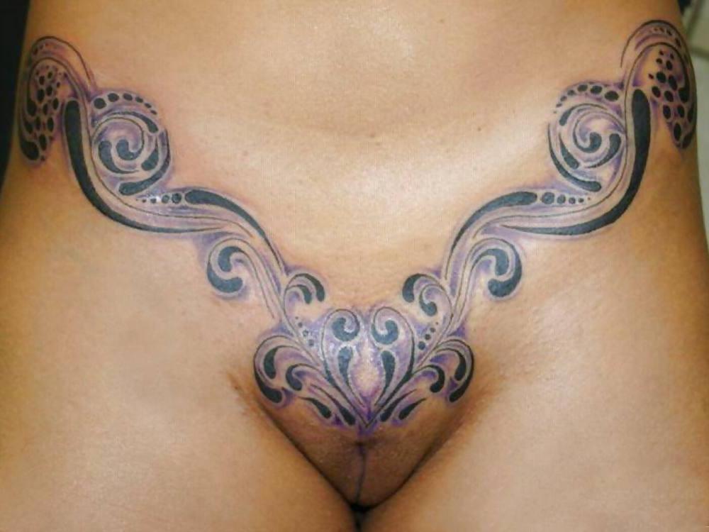 15P Crazy tattooed pussy