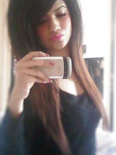 7P Cute Indian girl takes Selfies