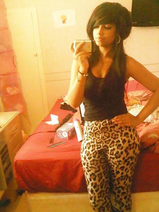 7P Cute Indian girl takes Selfies