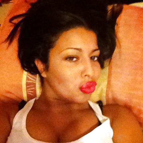 25P Ahlam bonne beurette arab part 2