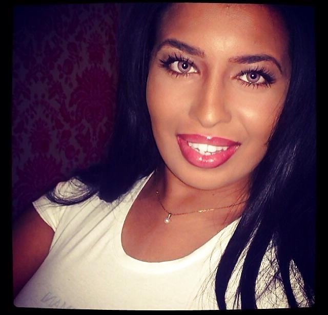 25P Ahlam bonne beurette arab part 2