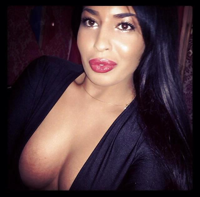 25P Ahlam bonne beurette arab part 2
