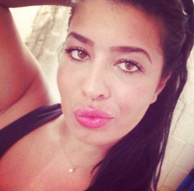 25P Ahlam bonne beurette arab part 2