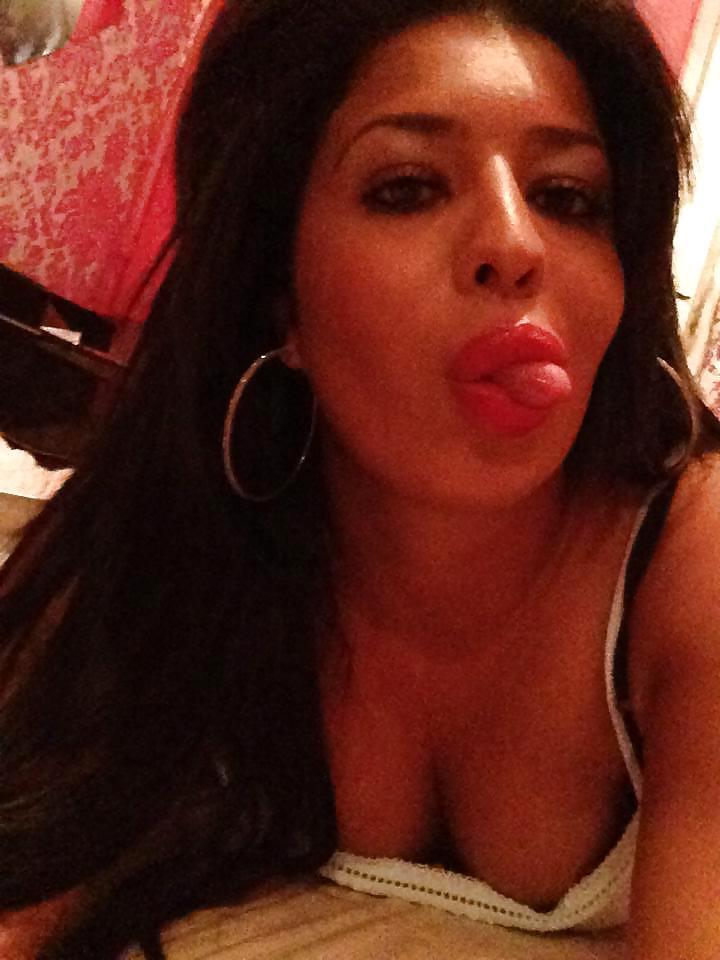 25P Ahlam bonne beurette arab part 2