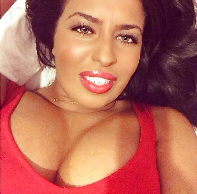 25P Ahlam bonne beurette arab part 2