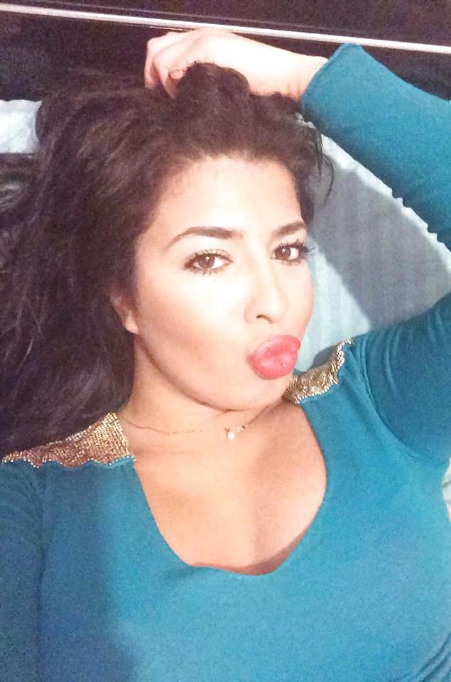 25P Ahlam bonne beurette arab part 2