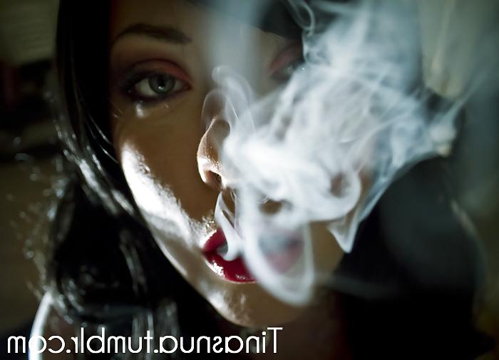 25P Tina Snua Smoking Cigarettes In A Holder