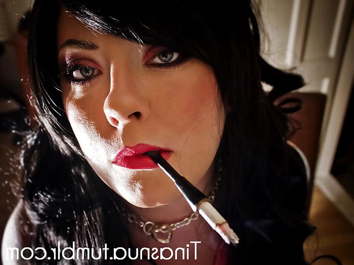 25P Tina Snua Smoking Cigarettes In A Holder