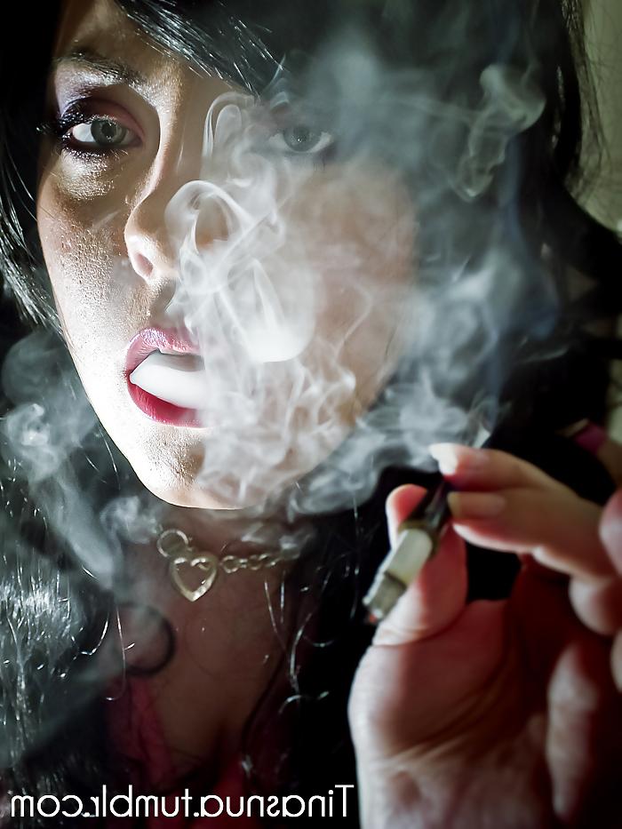 25P Tina Snua Smoking Cigarettes In A Holder