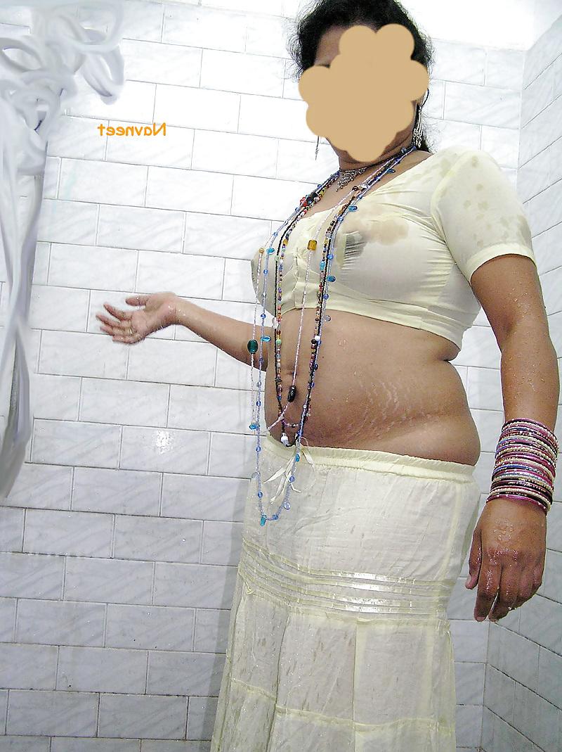 25P Wet indian Auntys