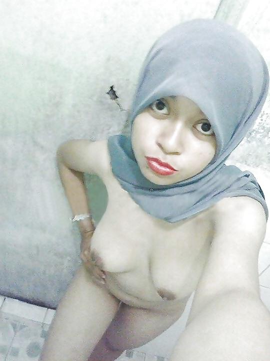 12P Indonesian & Malay Muslim Hijabi Sluts