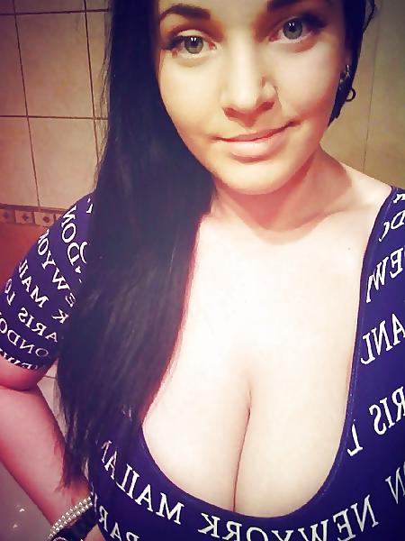 25P BIG TITTED AMATEURS 3