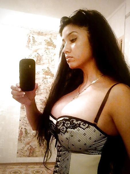 25P BIG TITTED AMATEURS 3