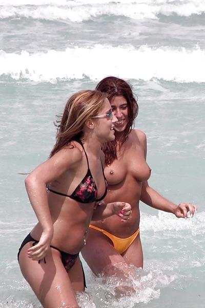 16P BEACH BABES 1