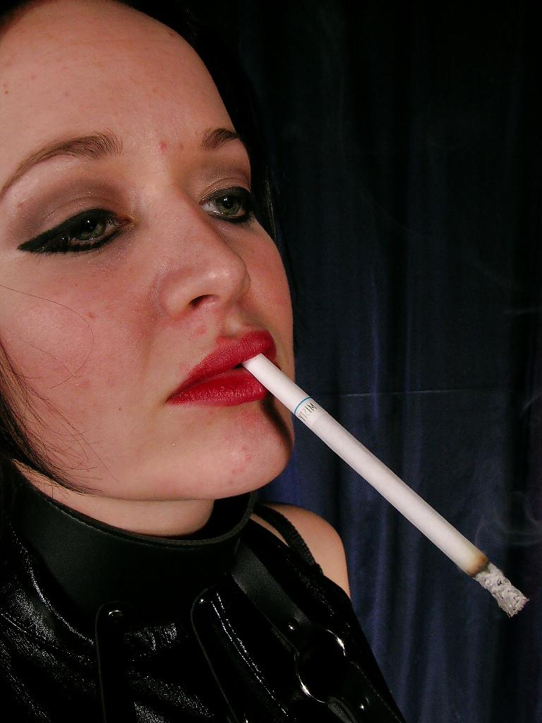 11P Smoking Aroura