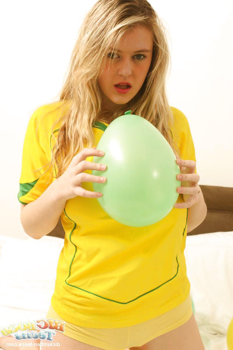 25P Teens  Big Boob