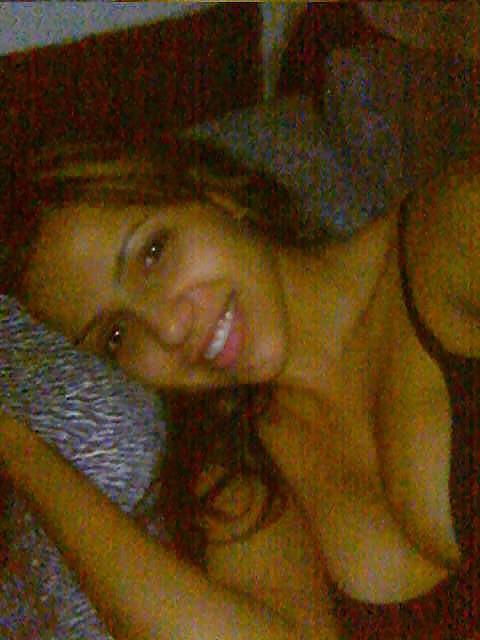 25P Vida Guerra hacked cellphone pics