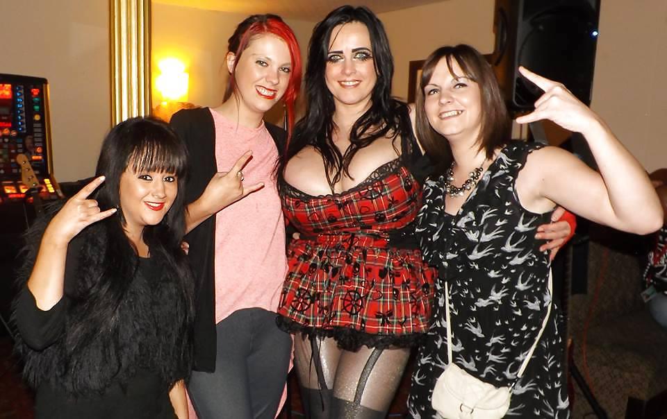 25P Sarah Lang big tits uk 