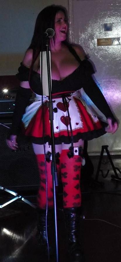 25P Sarah Lang big tits uk 