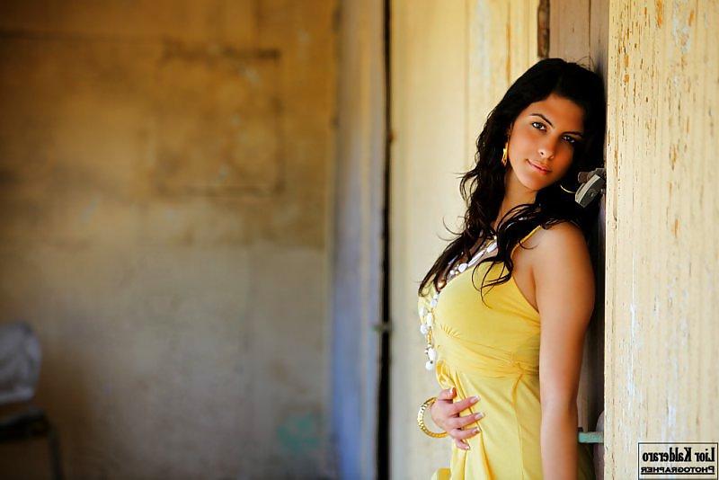 25P Beurette sexy arab model 