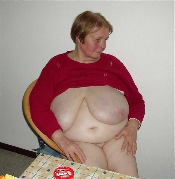 20P Mature saggy tits 31.