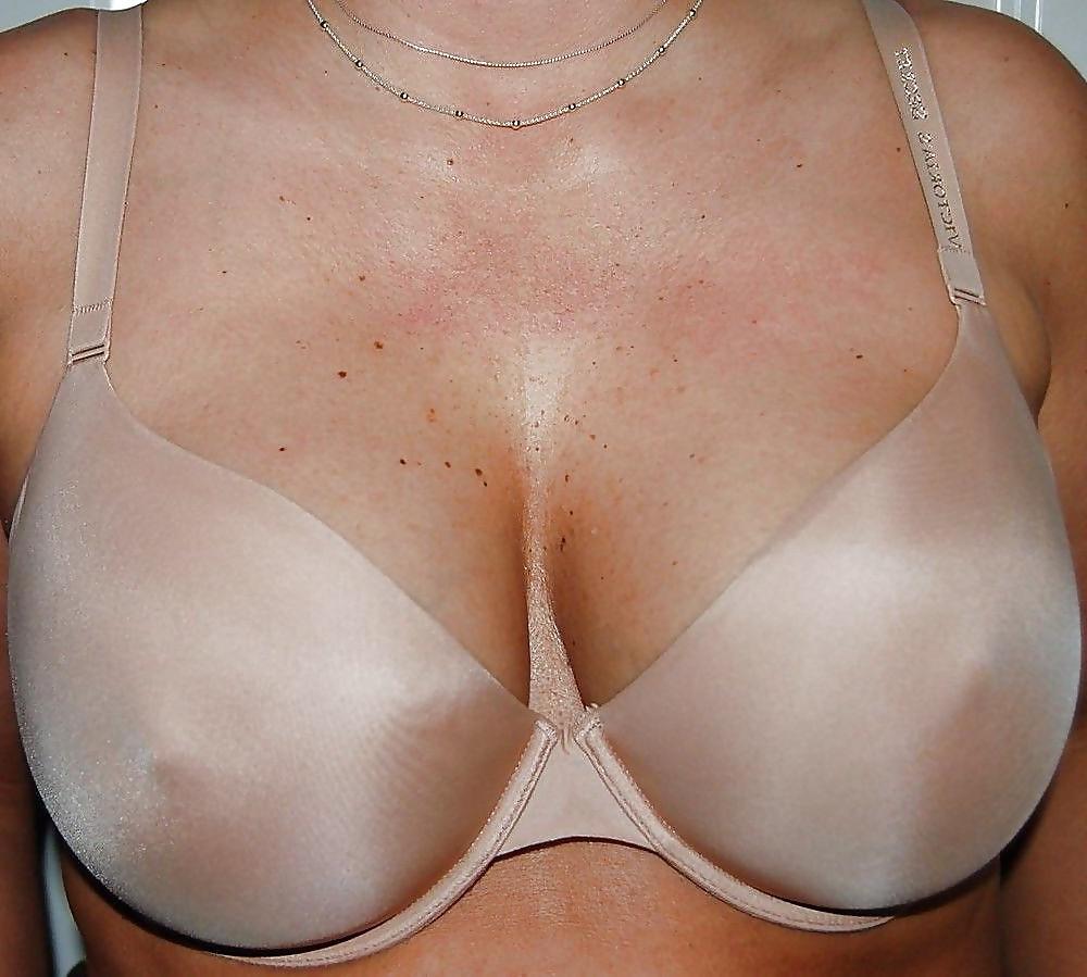 20P Babes in Bras 3