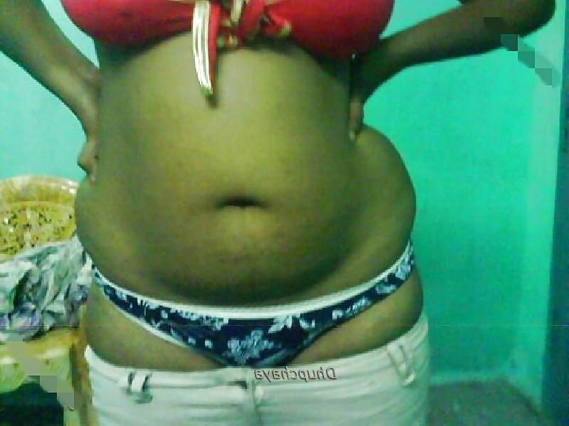 22P Indian bhabhi wet boobs showing