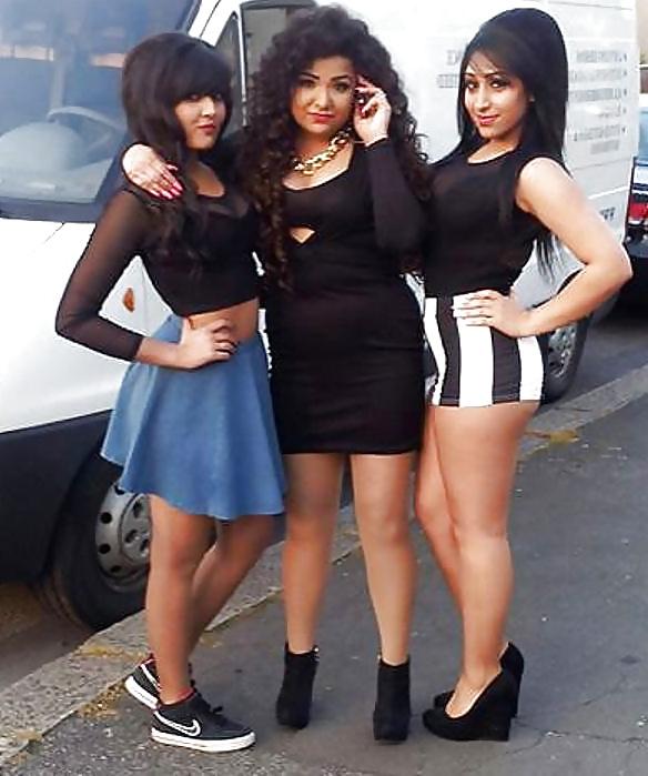 21P Hot Paki and indian babes