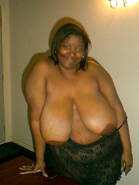 16P Big hanging black titties