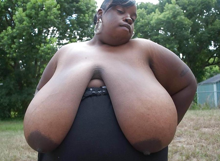 16P Big hanging black titties