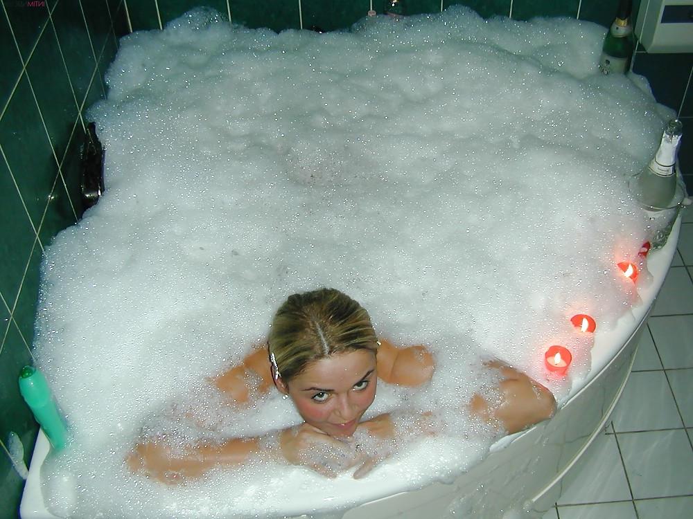 25P A Polish Miss Shows Off With Her Husband (Part2on3)