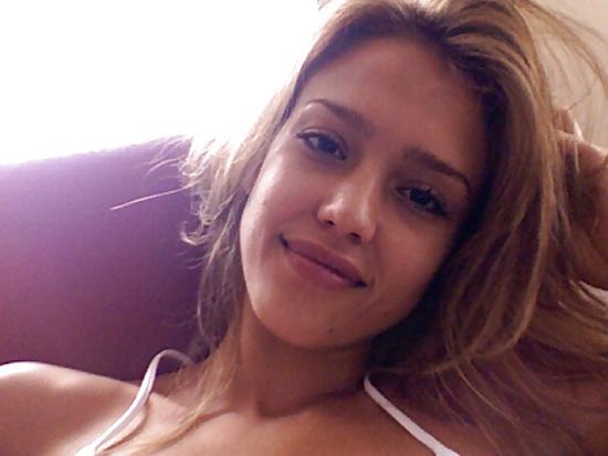 6P Jessica Alba Pregnant Cellphone Pics