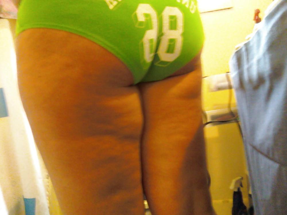 25P Pics of my wifes ass  and ass hole