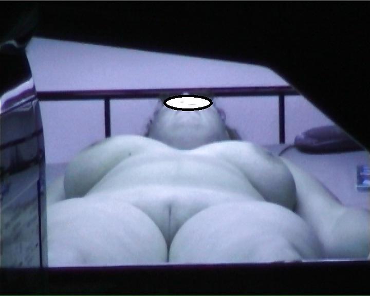 8P Sunbed tanning voyeur