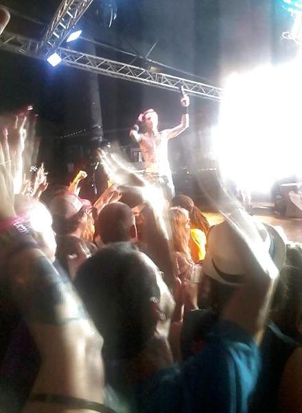 8P Buckcherry concert with my ty phone