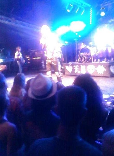 8P Buckcherry concert with my ty phone